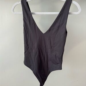 Aritzia Babaton Contour V-Neck Bodysuit (Tank - Small)
